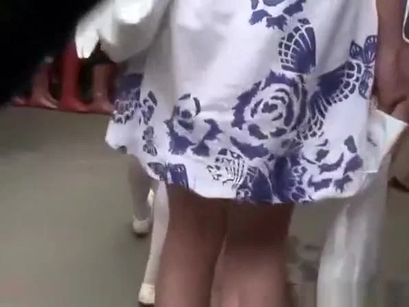 Blonde girl sexy ass and crotch upskirted