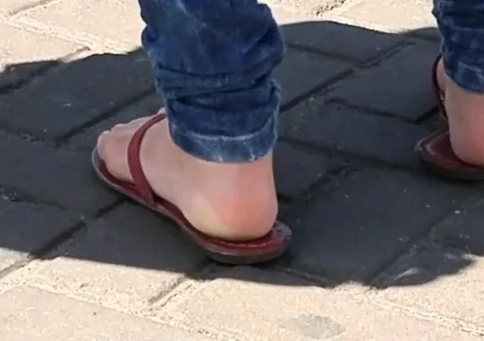 Outdoor Voyeur Public Peeing Girls 1