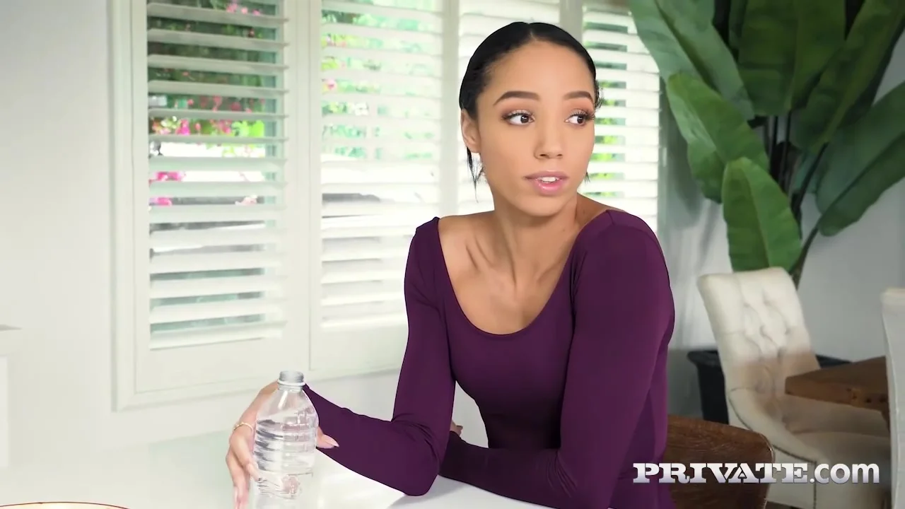 Alexis Tae - Bubble Butt Latina Is Twerking And Riding Cock