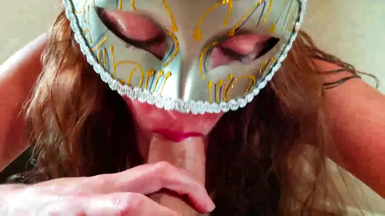 Naughty Cheating Wife Gives Blowjob With Cumshot