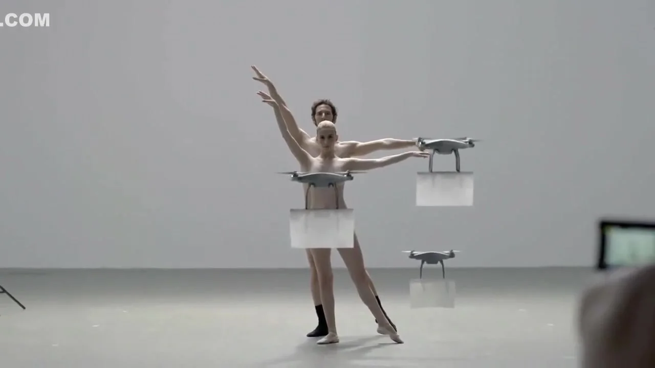 Naked on Stage-002 Nol010