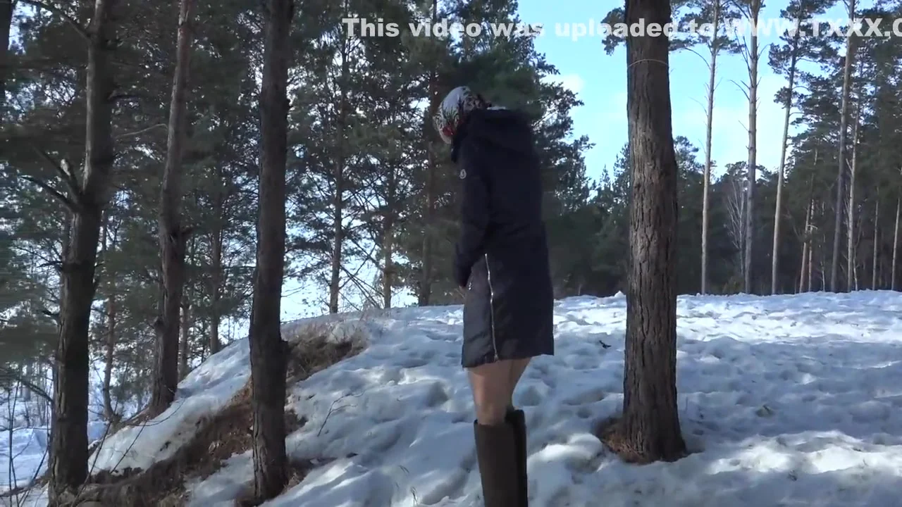 Compilation Golden Shower Of Hairy Pussy Outdoors In Winter. Amateur Fetish With Urine On White Snow. 10 Min