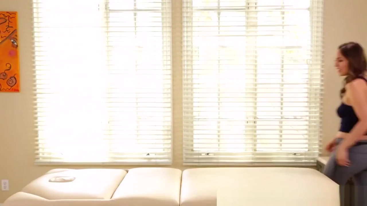 Masseuse Fucks Ass Toy
