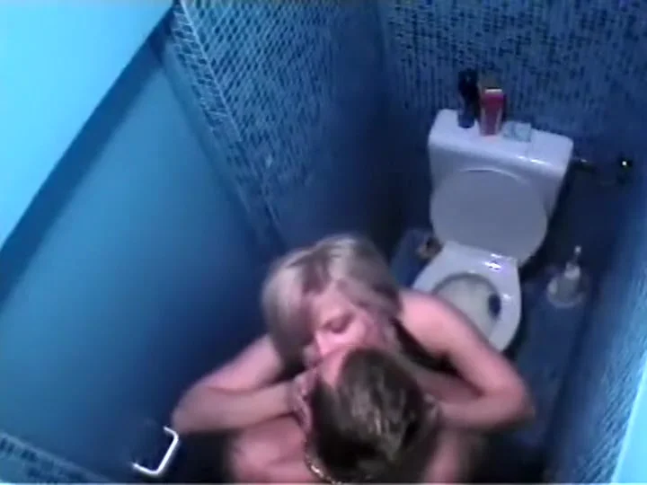 caught couple fucking in the toilet