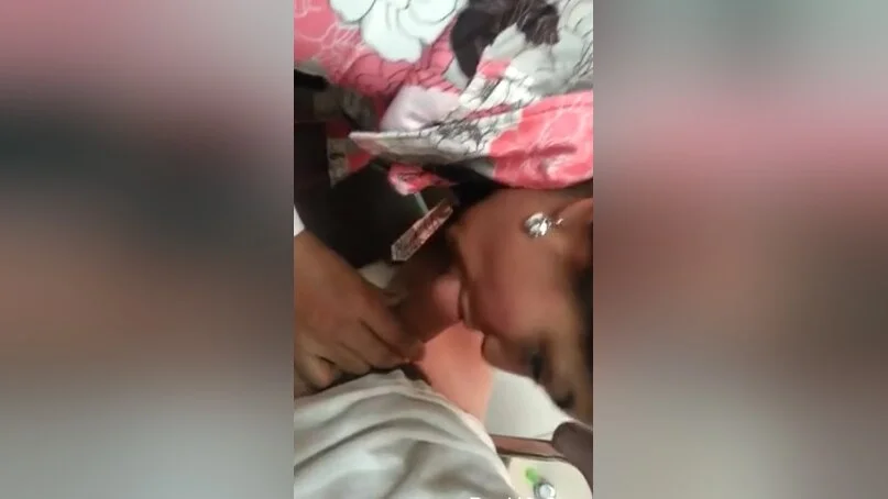 Today Exclusive-horny Nri Bhabhi Sucking Hubby Friend Dick