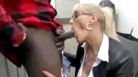 Naughty Mature MILF Likes When Black Guy Fucks Her Pussy