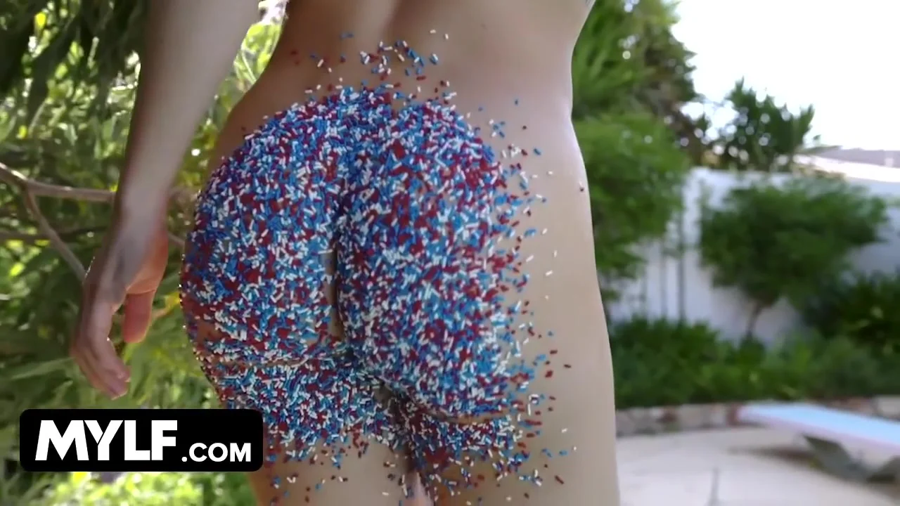 Nicole Aniston In Hot Blonde Milf Gives Some July 4th Pussy