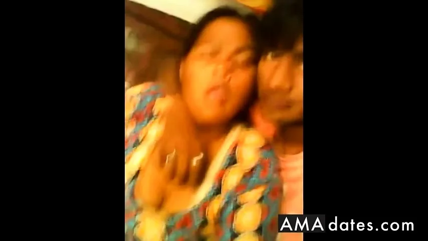 22 boy sucking aunty boobs and press fing