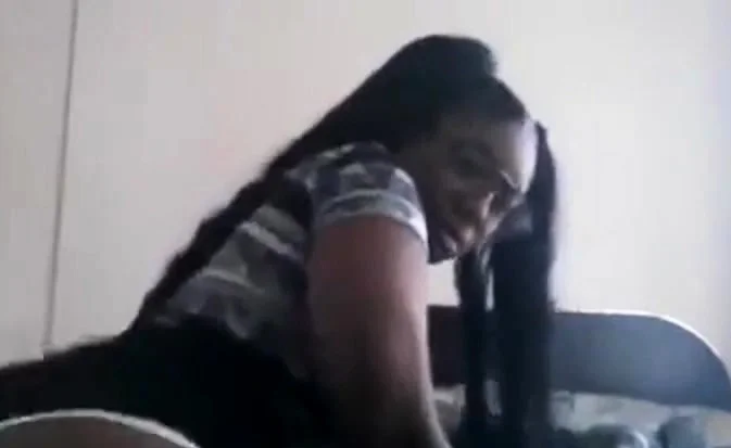 Black Nerd Shakes Her Big Booty on Webcam