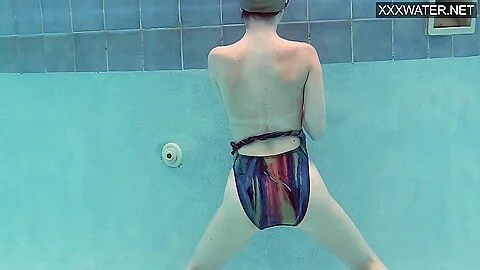 Young Babe Emie Amfibia Gets Orgasms In The Swimming Pool