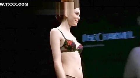Madalina Pica huge tits on catwalk
