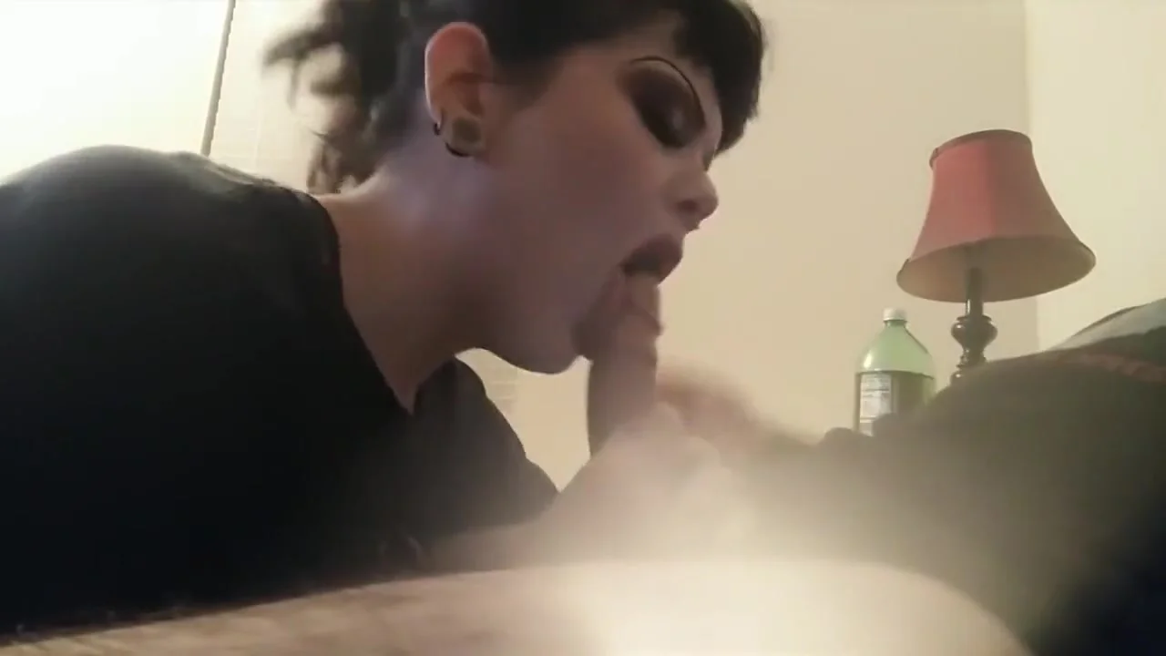 Goth Slut Gives Sloppy Head