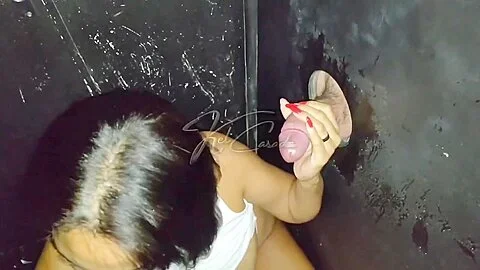 Levei A Kel Abate No Swing E Ela Adorou Chupar No Gloryhole