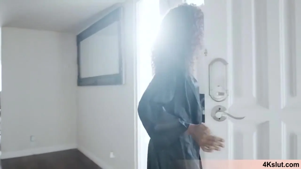 Beautiful Ebony Chick With A Nice Afro Got Bored Of The