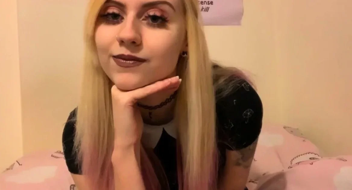 ASMR is Awesome – ASMR Stepsister RP