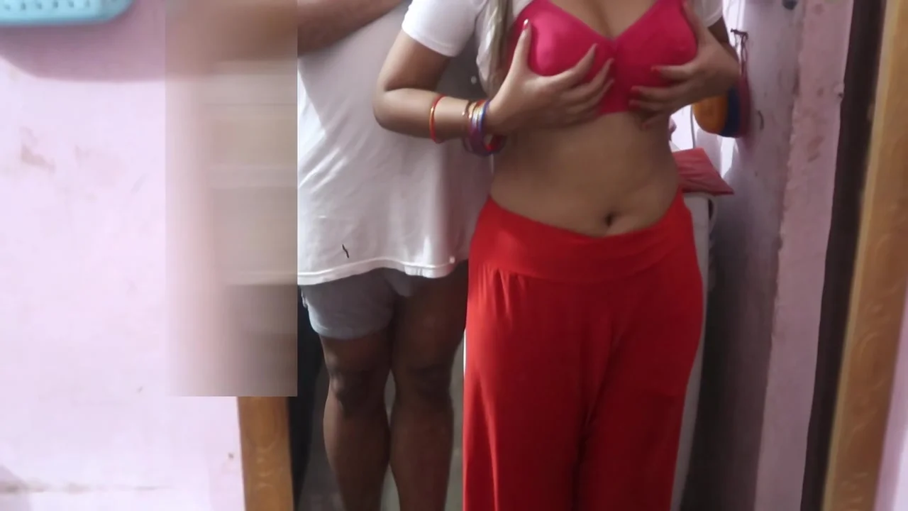 Aaj Bhabhi Ghar Per Akeli Mil Gyi - Solid Boobs