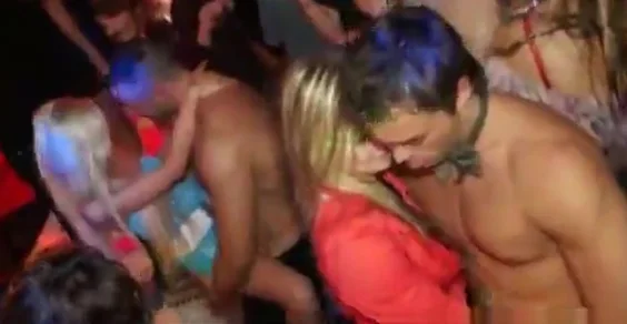 Cumdrenched euro party babes wank and suck Tubzers.xyz