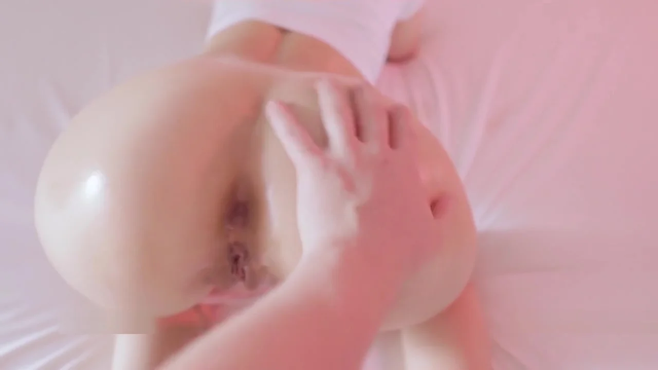 Amateur babe covered with oil and fucked in her tight pussy - Diana Daniels