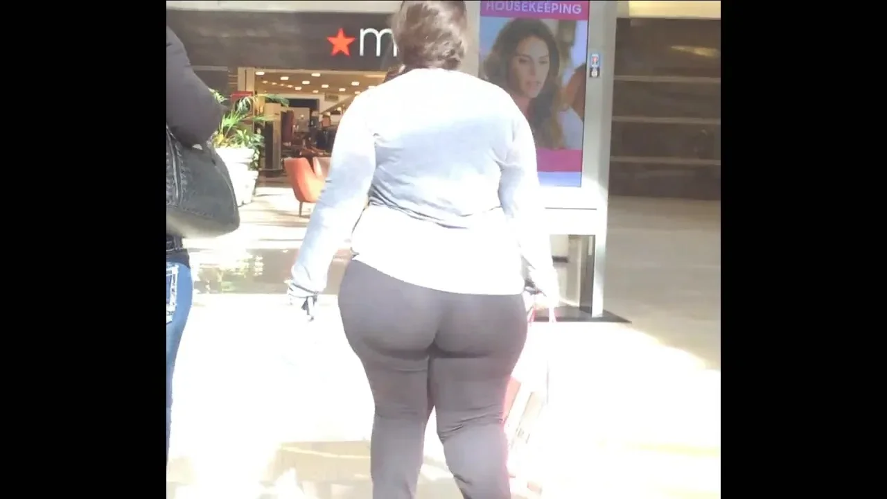 Keep Wobbling Candid BBW