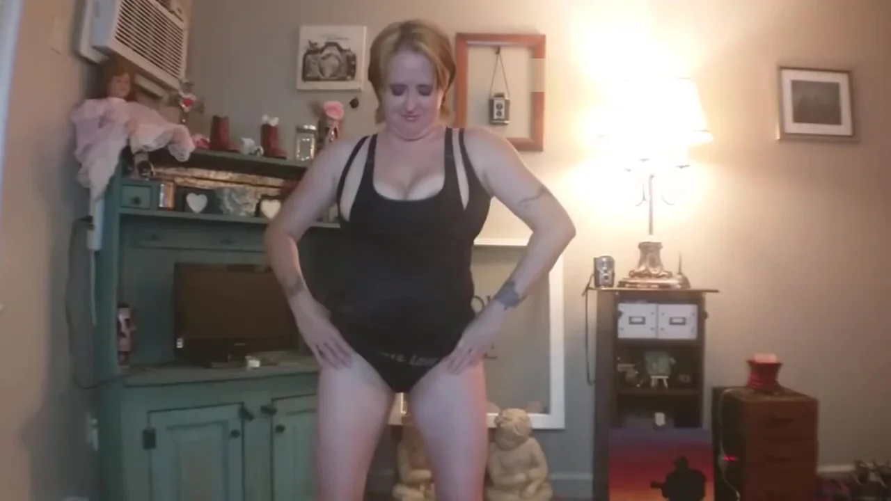 She Bounces, She Teases w/ Her Big Tits & a Sports Bra Titjob She Pleases
