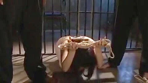 Black interrogators tortured a Japanese female spy 4