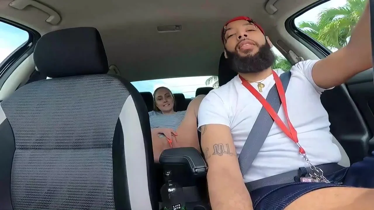 Graciesquirts - I Let My Uber Driver Creampie My Pussy