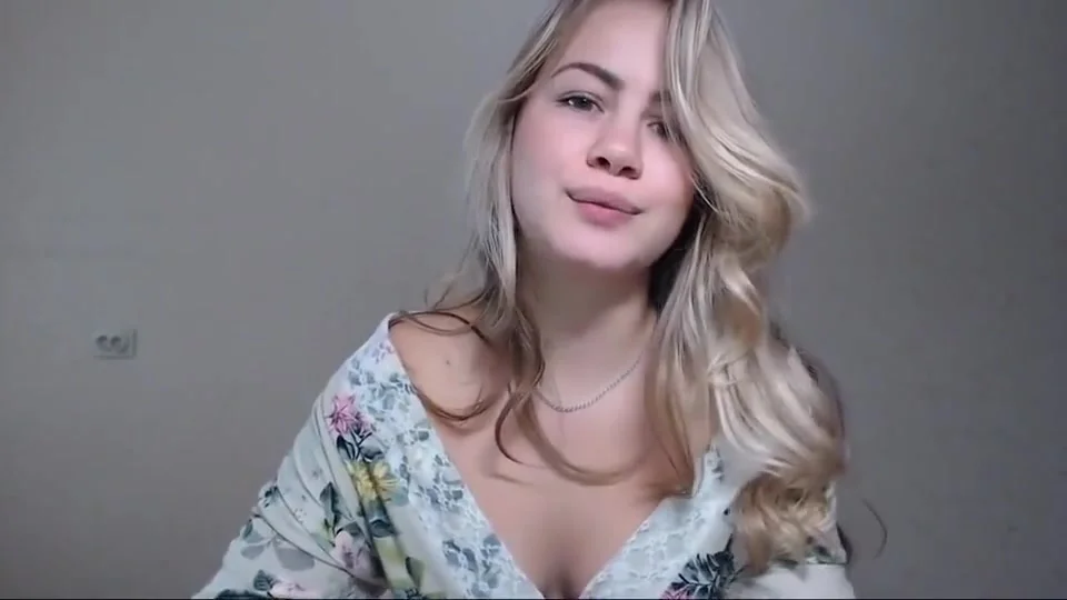 Just What You Want To See - teen 18+ With Bubble Butt