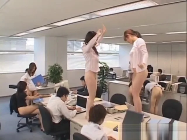 Half nude Japanese chicks showing off