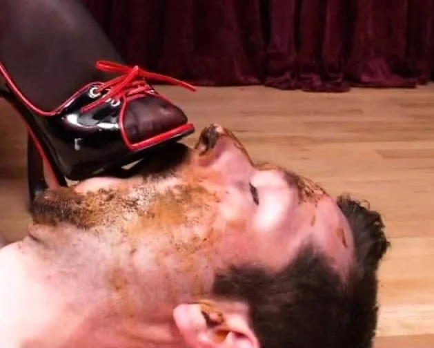 Porn latex movie with foot fetish and blonde mistress
