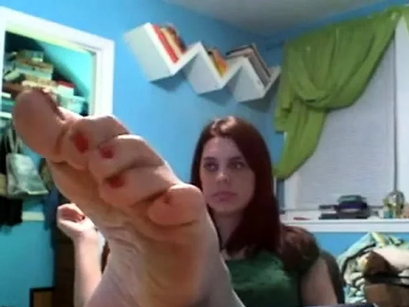 girl feet on web cam