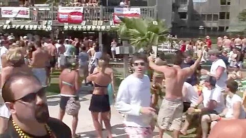 MIAMI BEACH PARTY - Scene 6