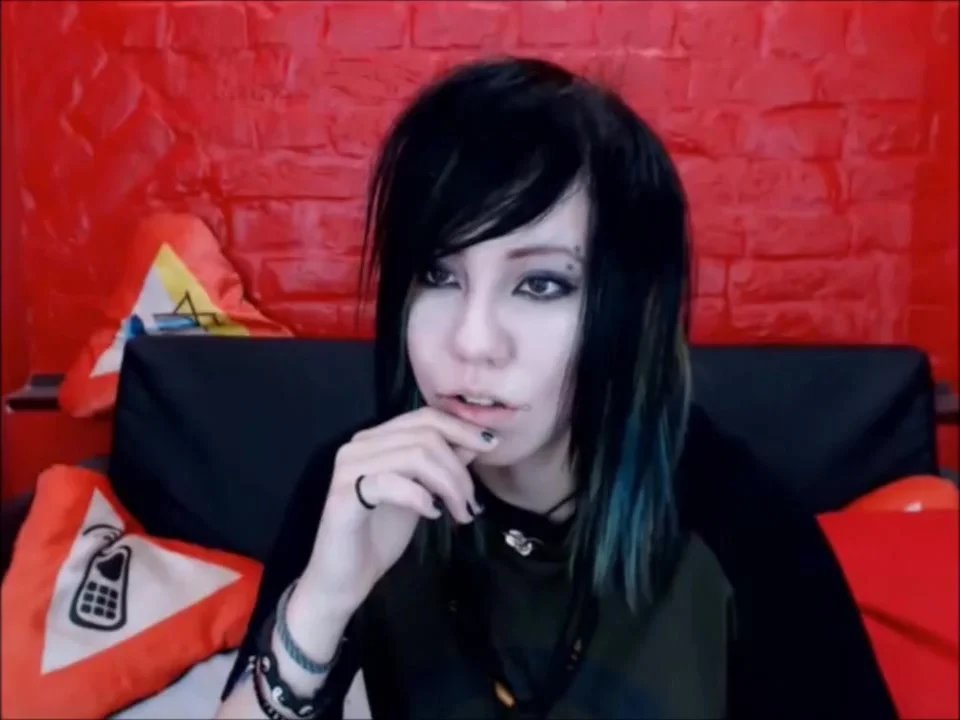 CUTE PUNK teen 18+ QUICK FLASH ON WEBCAM