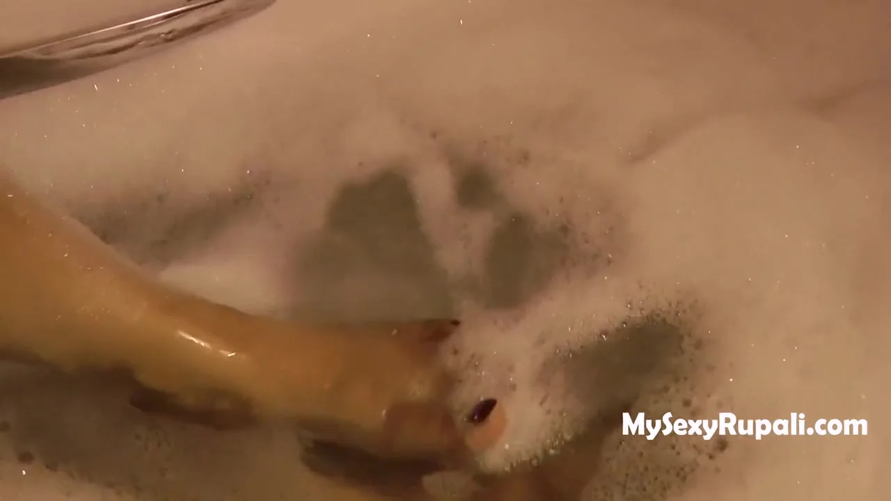 Hot Water In Horny Rupali Bhabhi In Bath Tube Taking Shower With Dirty Hindi Sex Chat