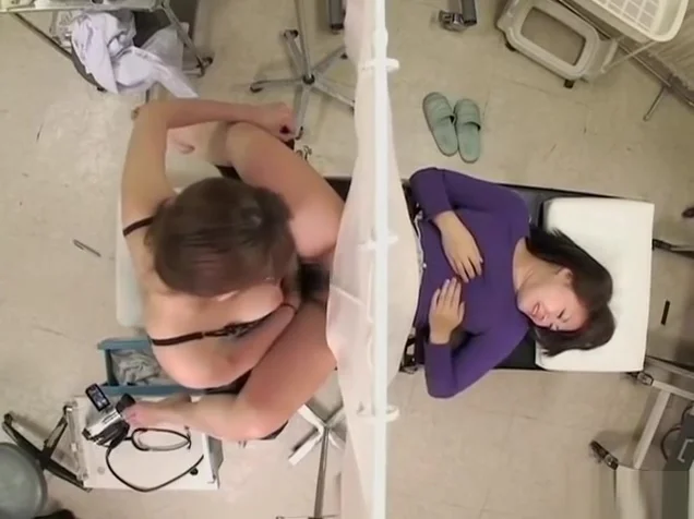 Cuddly Jap teen 18+ banged with a dildo during Gyno exam