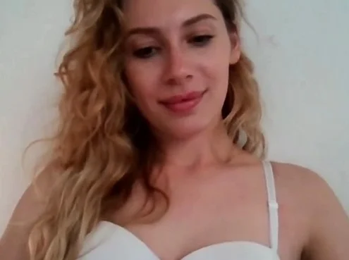Coomeet Omegle Russian cums in lingerie