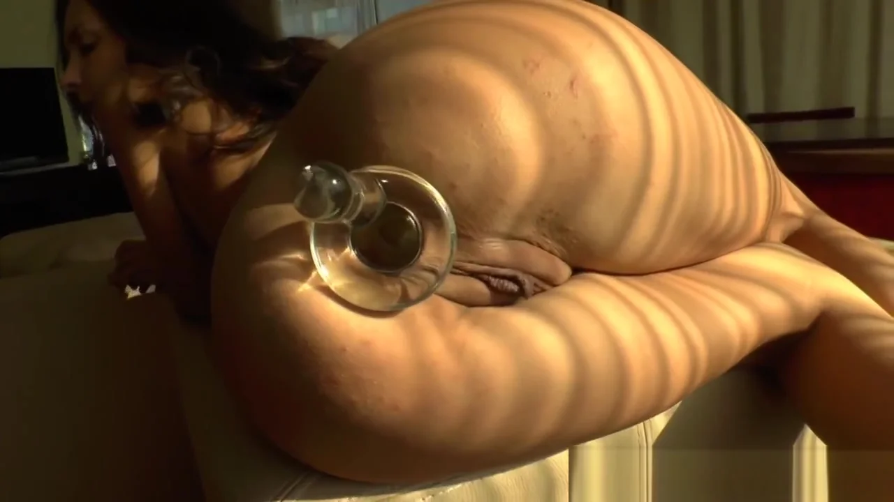 Slut toys her bubble butt