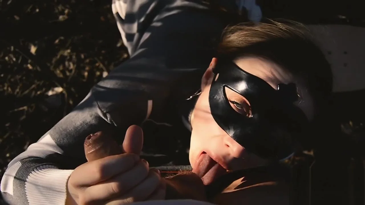 Mysterious masked girl gave me a Blowjob in Park in bushes oral crempie