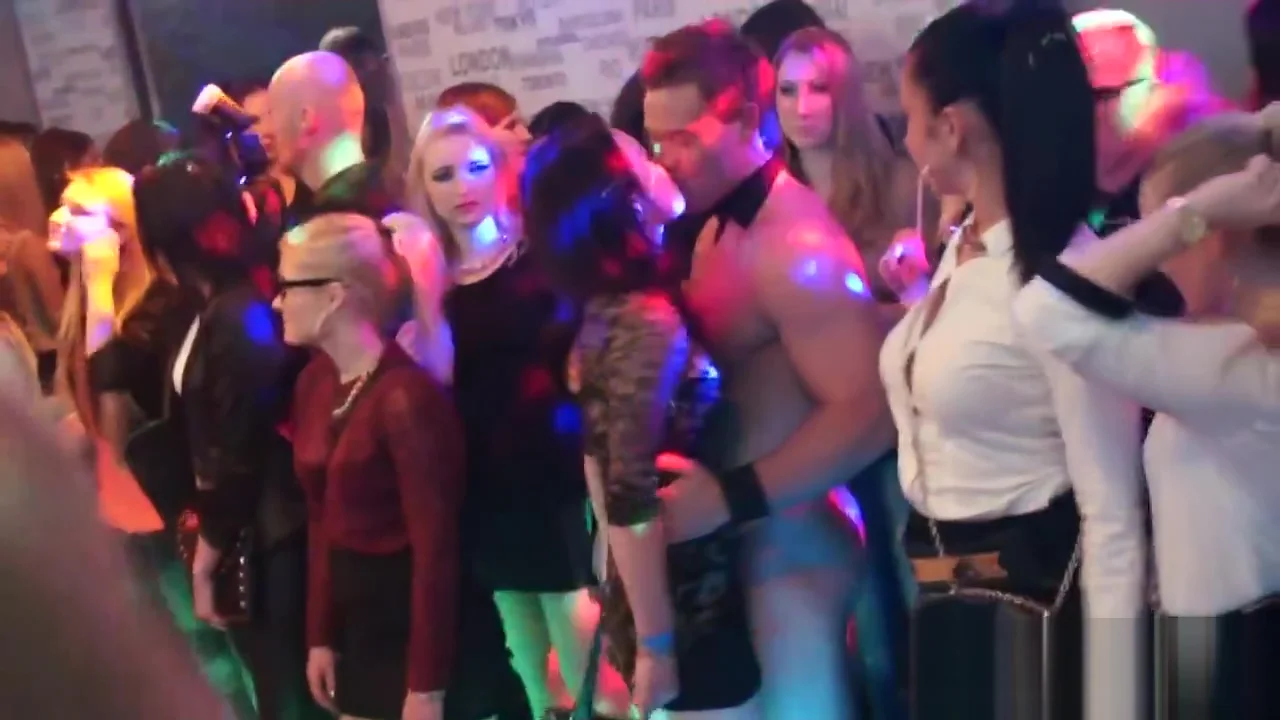 Busty cfnm czech blowing