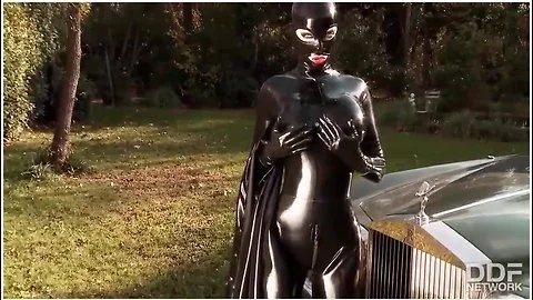Fetish Queen Latex Lucy Fucks Herself Outdoors With Dildo 21 Min