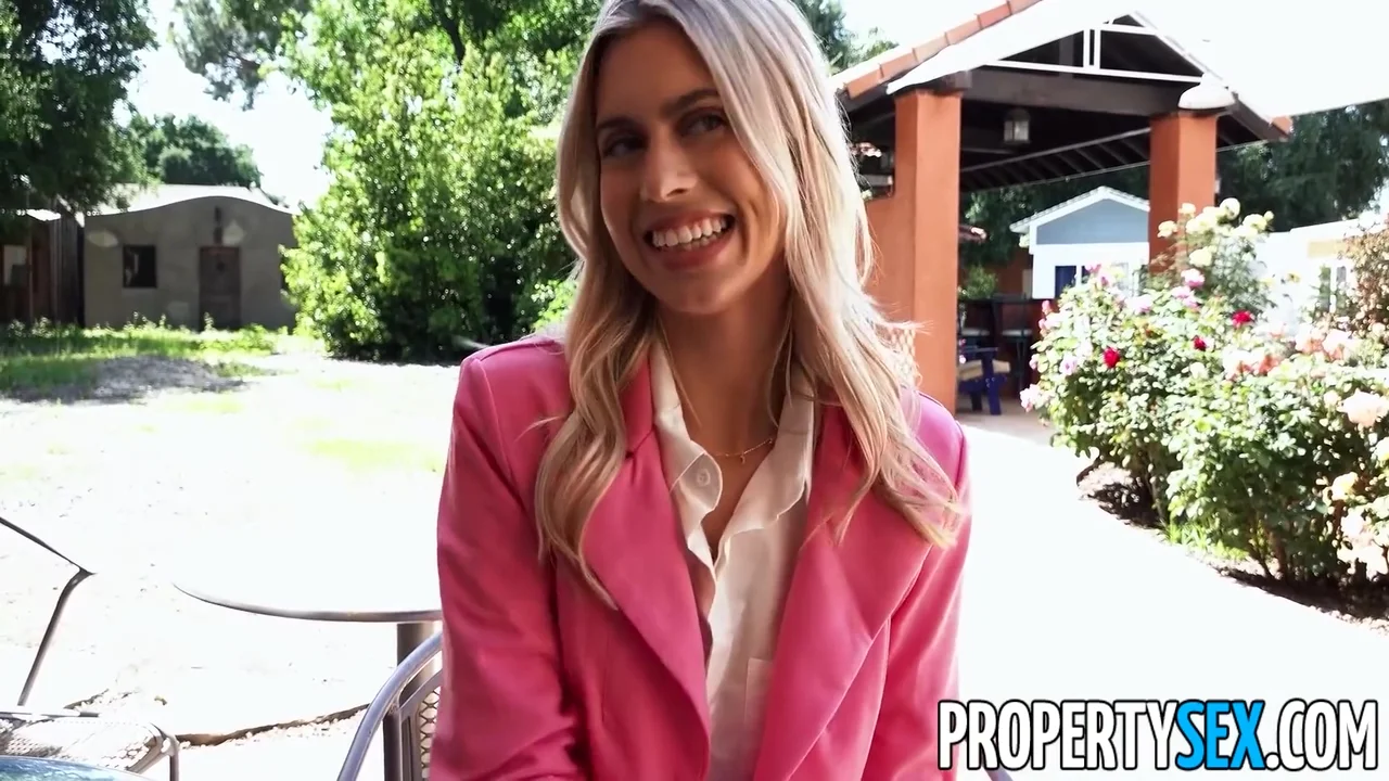 Art History Professor Bangs Very Hot Blonde Real Estate Agent