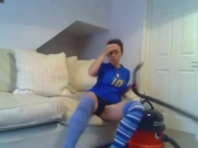 cams3.xyz - amateur hot girl plays with vacuum cleaner on webcam