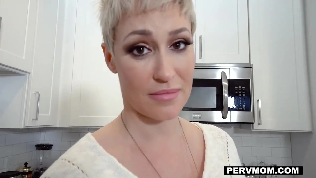 Ryan Keely - Short-haired Busty Milf Wanks Off Stepson