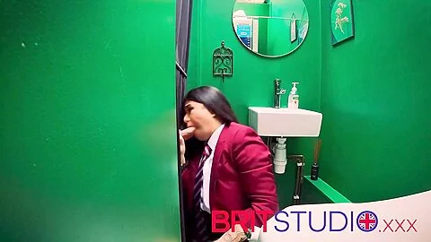 British 18 Year Old Gives An Amazing Blowjob And Swallows A Massive Load Of Cum At The Gloryhole