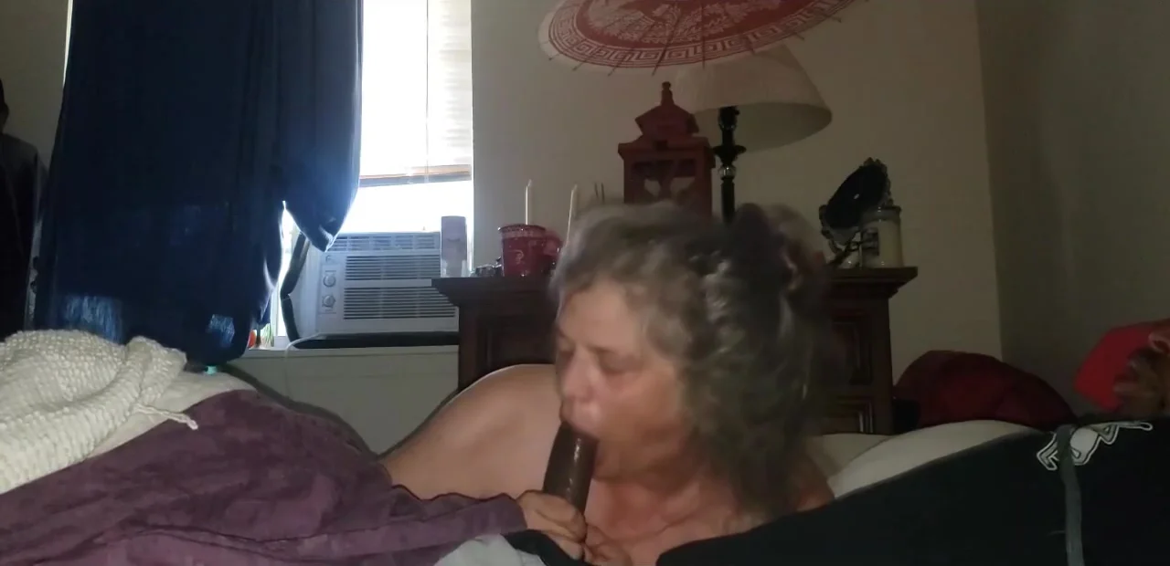 morning blowjob for boytoy