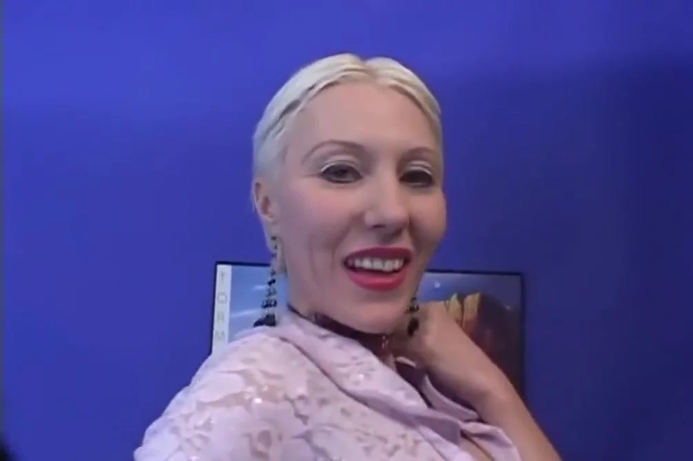 Granny Vs Milf - (original Version In Hd Restyling)