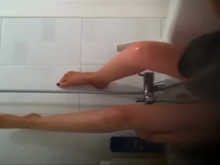 Peeping on her masturbating in a bath