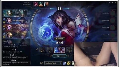 Gamer Girl And Deutsche Amateure In Egirl Masturbates While Playing League Of Legends