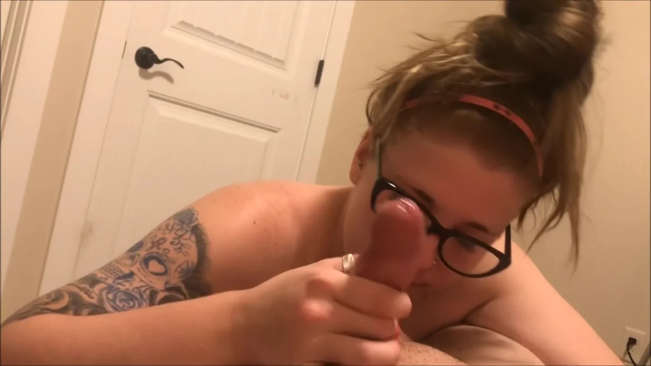 Brunette teen 18+ Sucks Cock Dry
