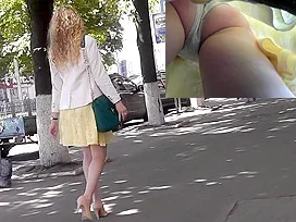 Young ass looks great in one of the best upskirt video
