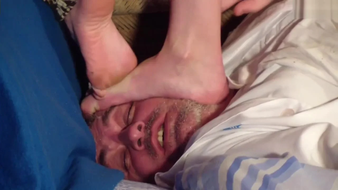 trampling foot worship